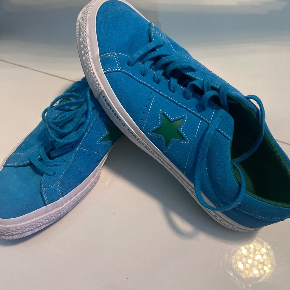 Converse - Picture 3 of 4